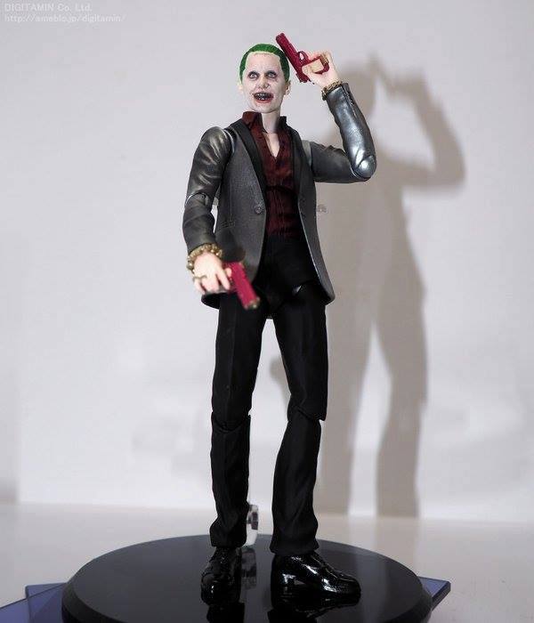 Say what you want about Leto-Joker, but this figure is solid, face issues aside.