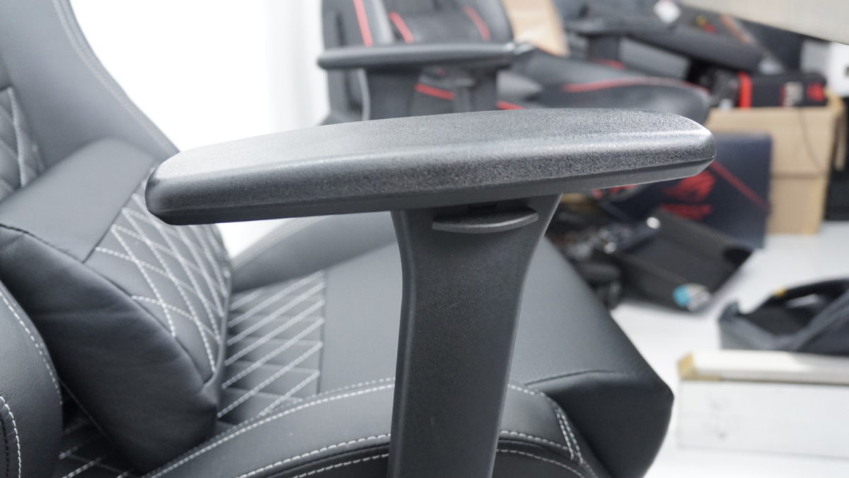 Player One Ghost Gaming Chair Review -