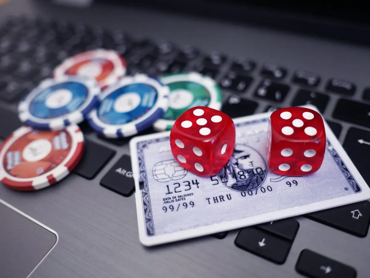The 10 Most Popular Online Casino Games - Back2Gaming