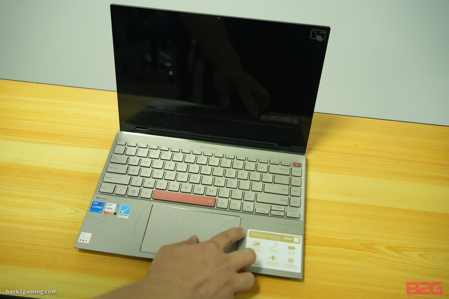 ASUS ZenBook 14X OLED Space Edition Hands-On Preview -