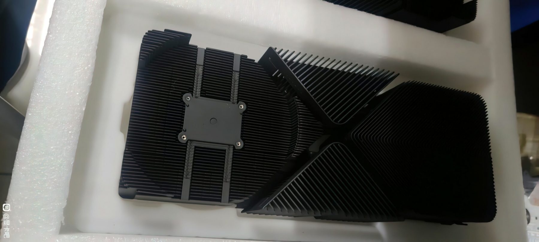 NVIDIA RTX 40-Series Founder Edition Cooler Photos Surface Online - returnal