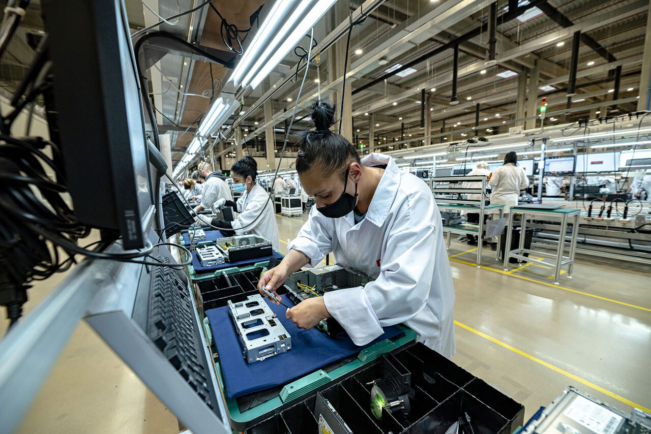 Lenovo Officially Opens First European In-House Manufacturing Facility in Ullo, Hungary - returnal