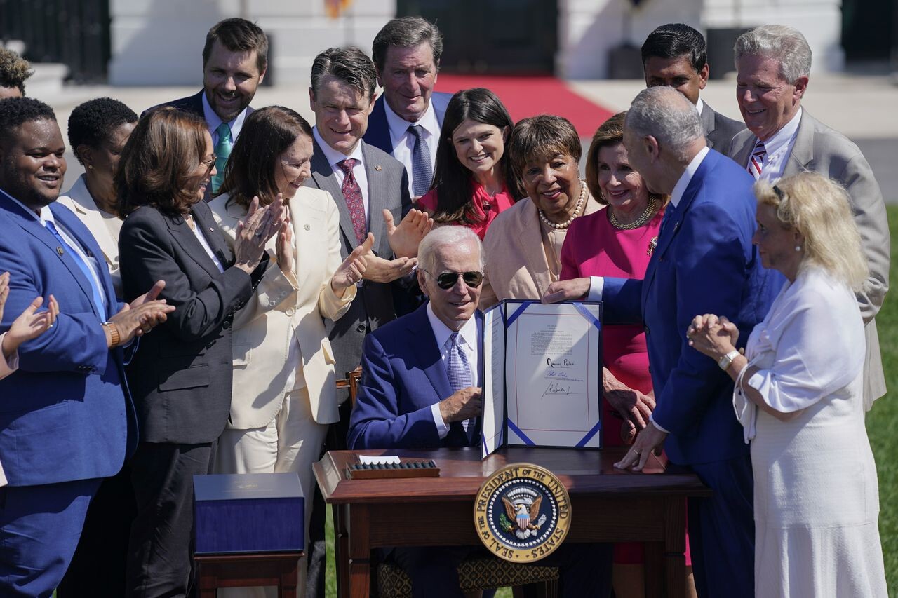 US President Biden Signs Off on the CHIPS and Science Act -