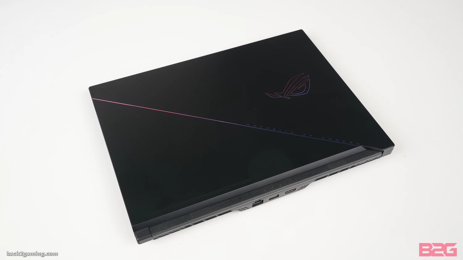 ROG Zephyrus Duo 16 2022 (R9-6900HX+RTX 3080 Ti) Laptop Review -