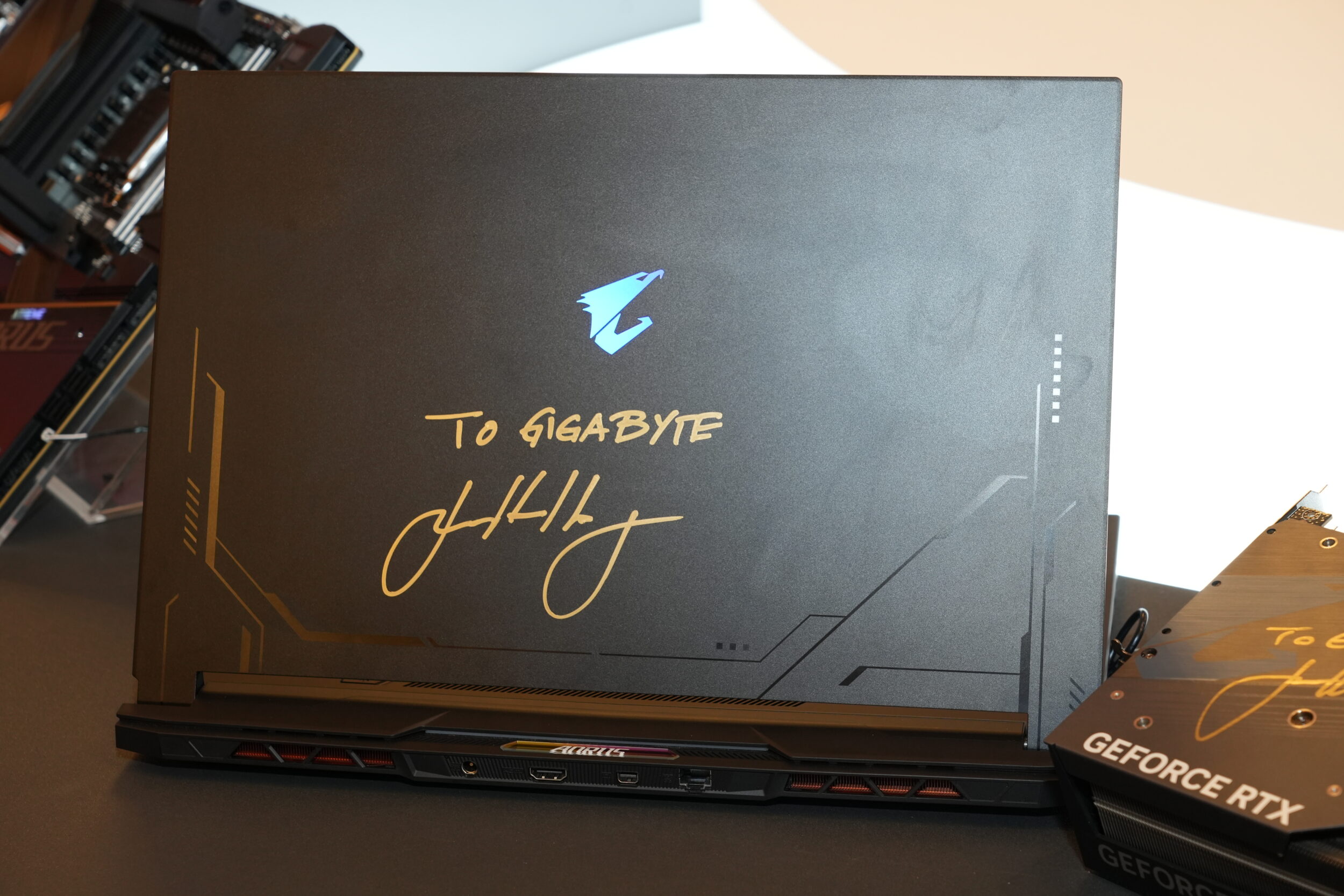 Closer Look at GIGABYTE AORUS' Laptop Tech at COMPUTEX 2023 -